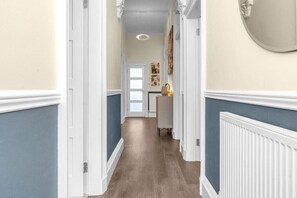 Interior - Stylish Elegance in City's Heart (Edinburgh Area)