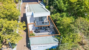 Exterior - Sunset Towers, 1-25 Donald St- in the heart of town with Wi-Fi and Air Con (Nelson Bay)