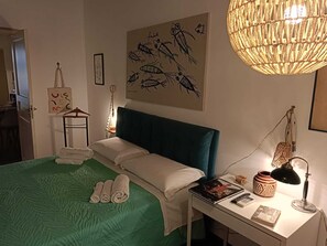 2 bedrooms, desk, iron/ironing board, travel crib