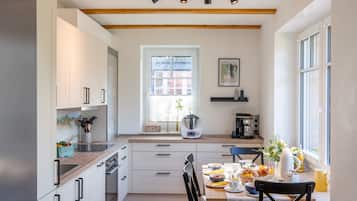 Kühlschrank, Ofen, Herdplatte, Geschirrspüler