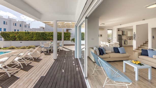 Outdoor dining - Protaras Nausica Blue Seaside Villa (Paralimni)
