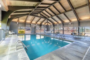 Indoor pool, outdoor pool - Windward Pointe 803 (Orange Beach)