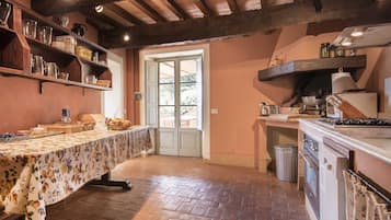 Exklusiv villa - privat pool | Eget kök | Brödrost, barnstol och grytor/köksredskap