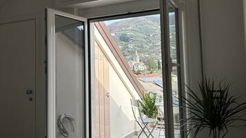 1 bedroom, in-room safe, desk, iron/ironing board