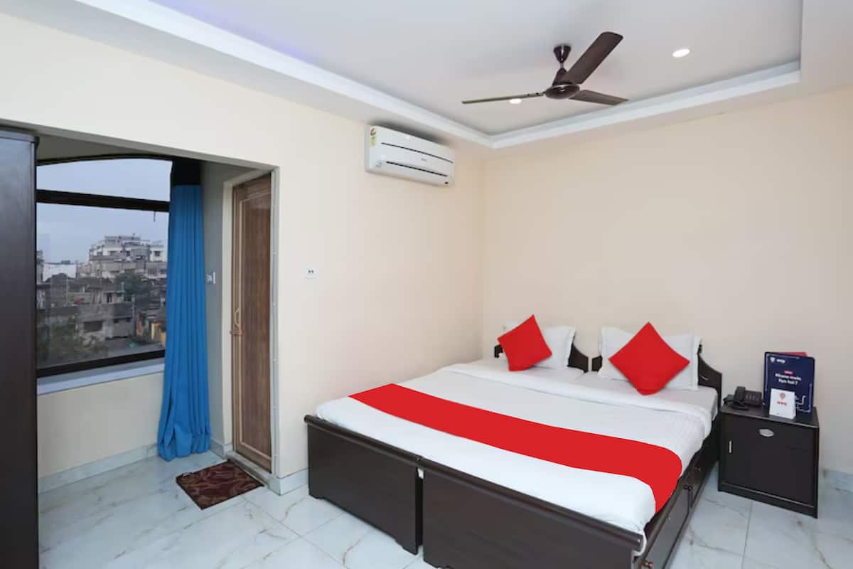 Classic Double Room, City View | Desk, free WiFi, bed sheets