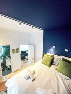 1 bedroom, iron/ironing board, WiFi, bed sheets - Cozy apartment for a Duo next to Metro and Port. (MAROUSI)