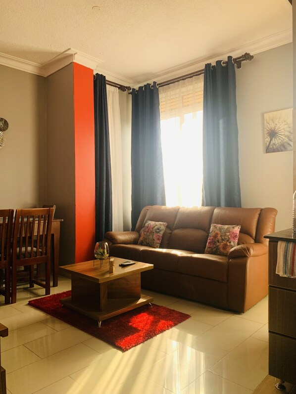 Smart TV - Cozy 1-bedroom apartment in amazing Kampala with AC, WiFi (Kampala)