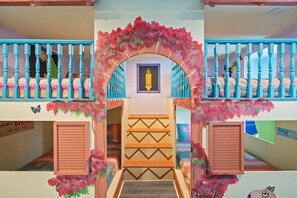 6 bedrooms, desk, iron/ironing board, free WiFi - LED Mega Arcade! Luxury Custom Themed Home With Amazing Features! Must See! (Davenport)