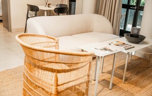 Apartamento família, 2 quartos | Área de estar | Smart TV, Netflix, serviços de streaming