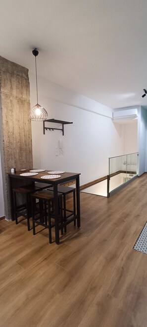 Dining - Bez Loft House  (Thessaloniki)