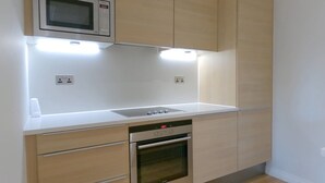 Apartment | Private kitchen - Remarkable 2-bed Apartment in London (London)