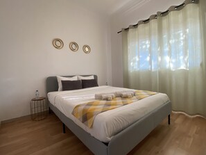 1 bedroom, iron/ironing board, WiFi, bed sheets - Almada Central Apartment (Almada)