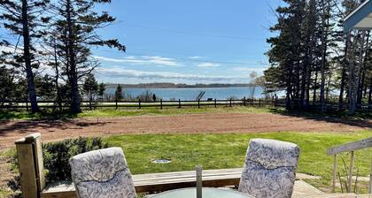 Waterfront 2 BR cottage on 1 acre private lot walking distance to beaches!