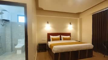 Deluxe Room | 1 bilik tidur, meja, langsir/tirai gelap terus, kalis bunyi