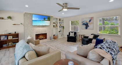 Pet Friendly • Fenced Yard & Porch for 8 • St. Simons Island