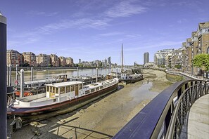 Basic Apartment | Exterior - Gorgeous Clapham Flat (London)