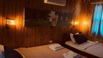 Classic Room | Free WiFi, bed sheets