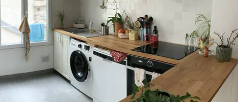 Micro-ondes, four, plaque de cuisson, lave-vaisselle