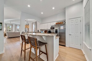 Signature House, 3 Bedrooms, Non Smoking, Balcony | Private kitchen | Fridge, microwave, oven, stovetop - The Sip at Sea (Gulf Shores)