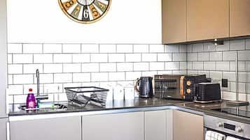 Apartment | Private kitchen | Fridge, microwave, oven, stovetop