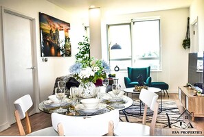 Apartment | Dining