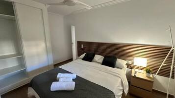 2 slaapkamers, een strijkplank/strijkijzer, wifi, beddengoed