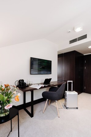 Una televisión de pantalla plana, Netflix, Hulu, servicios de streaming