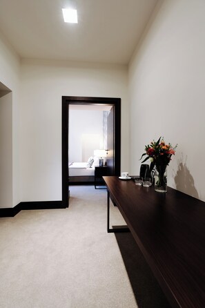 1 chambre, coffres-forts dans les chambres, bureau