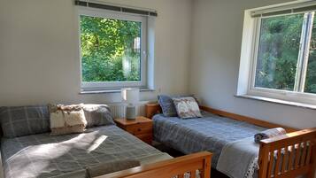 House | 2 bedrooms, free WiFi, bed sheets