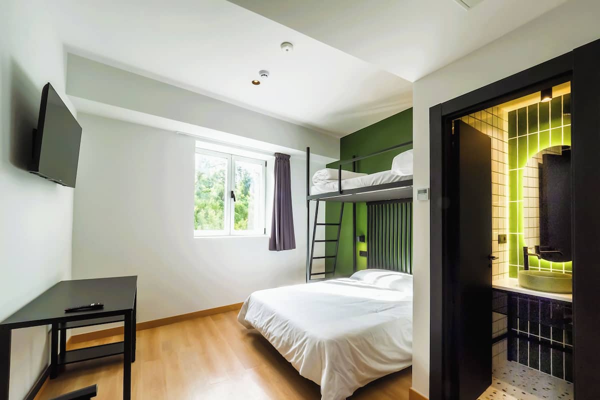 Family Triple Room | Free WiFi