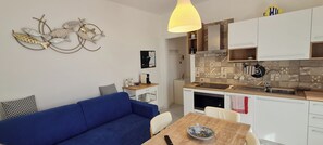 Mikrowelle, Ofen, Herdplatte, Geschirrspüler