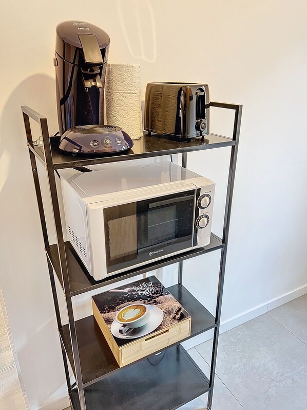 Unclassified image, 1 of 19, button