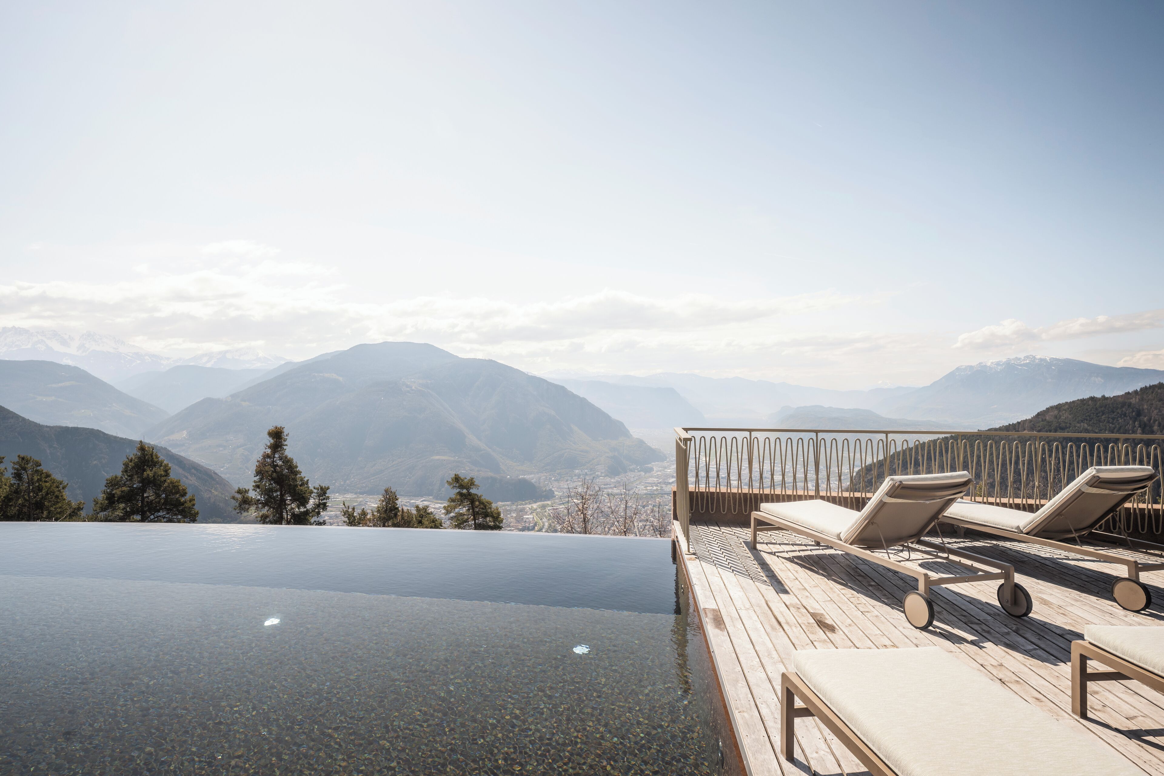 Couples treatment rooms, sauna, hot tub, steam room, Turkish bath