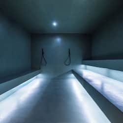 Couples treatment room(s), sauna, hot tub, steam room