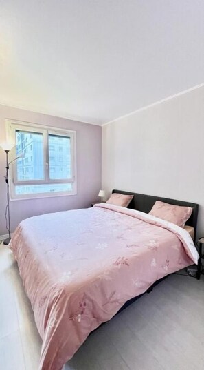 2 chambres, fer et planche à repasser, Wi-Fi gratuit, draps fournis