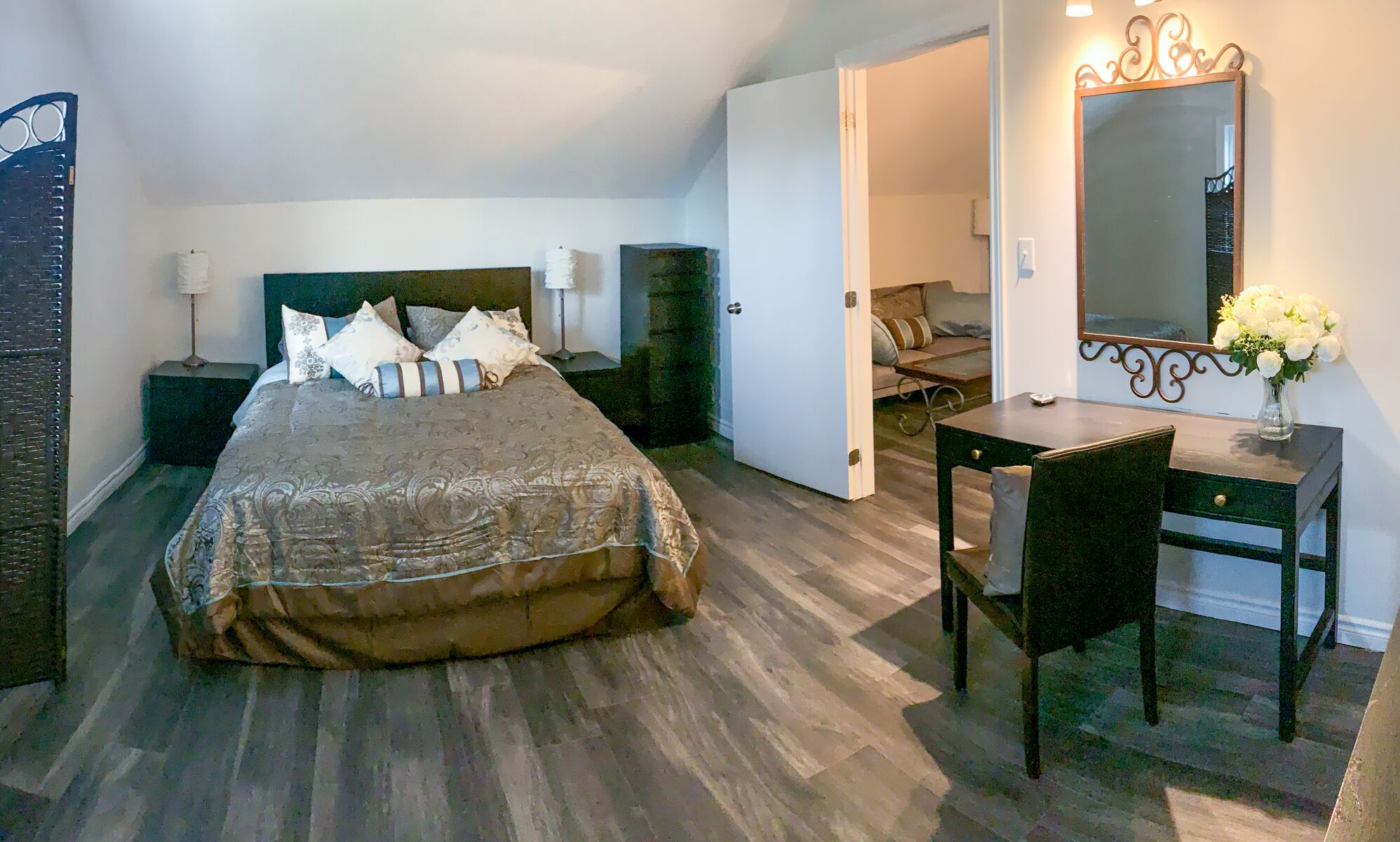 3 makuuhuonetta, silitysrauta/-lauta, vauvan matkasänky, Wi-Fi