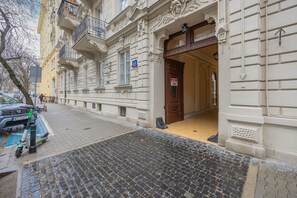 Enceinte de lâhĂ©bergement