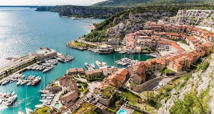 Sea-view Penthouse Spa in Portopiccolo