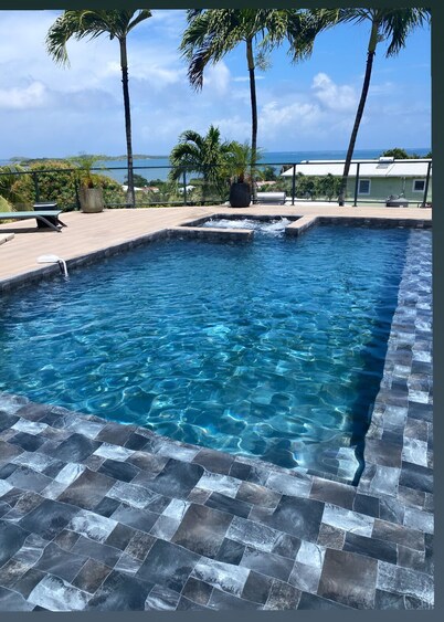 Villa Cloya, Sea View