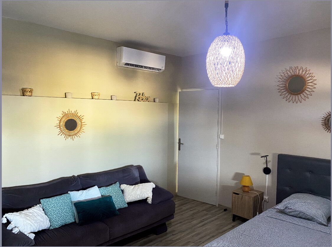 2 soverom, skrivebord, strykejern/-brett og wi-fi (inkludert)