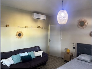 2 bedrooms, desk, iron/ironing board, free WiFi