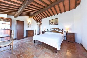 10 bedrooms, WiFi, bed sheets - Farmhouse "The Brick" (San Gimignano)