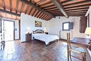 10 soverom, wi-fi og sengetøy