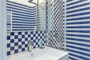 Shower, hair dryer, towels - Le Arcate Giuliana by Feeling Italy (Massa Lubrense)