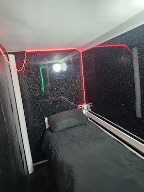 3 quartos, Wi-Fi de cortesia, roupa de cama