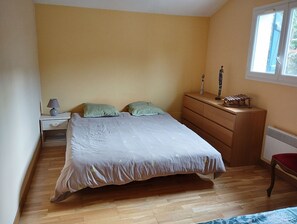 4 quartos, ferros/tábuas de passar roupa, Wi-Fi de cortesia