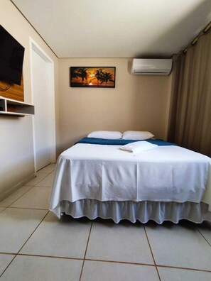 高级双人房或双床房 | 特色家居、隔音、免费 WiFi、床单