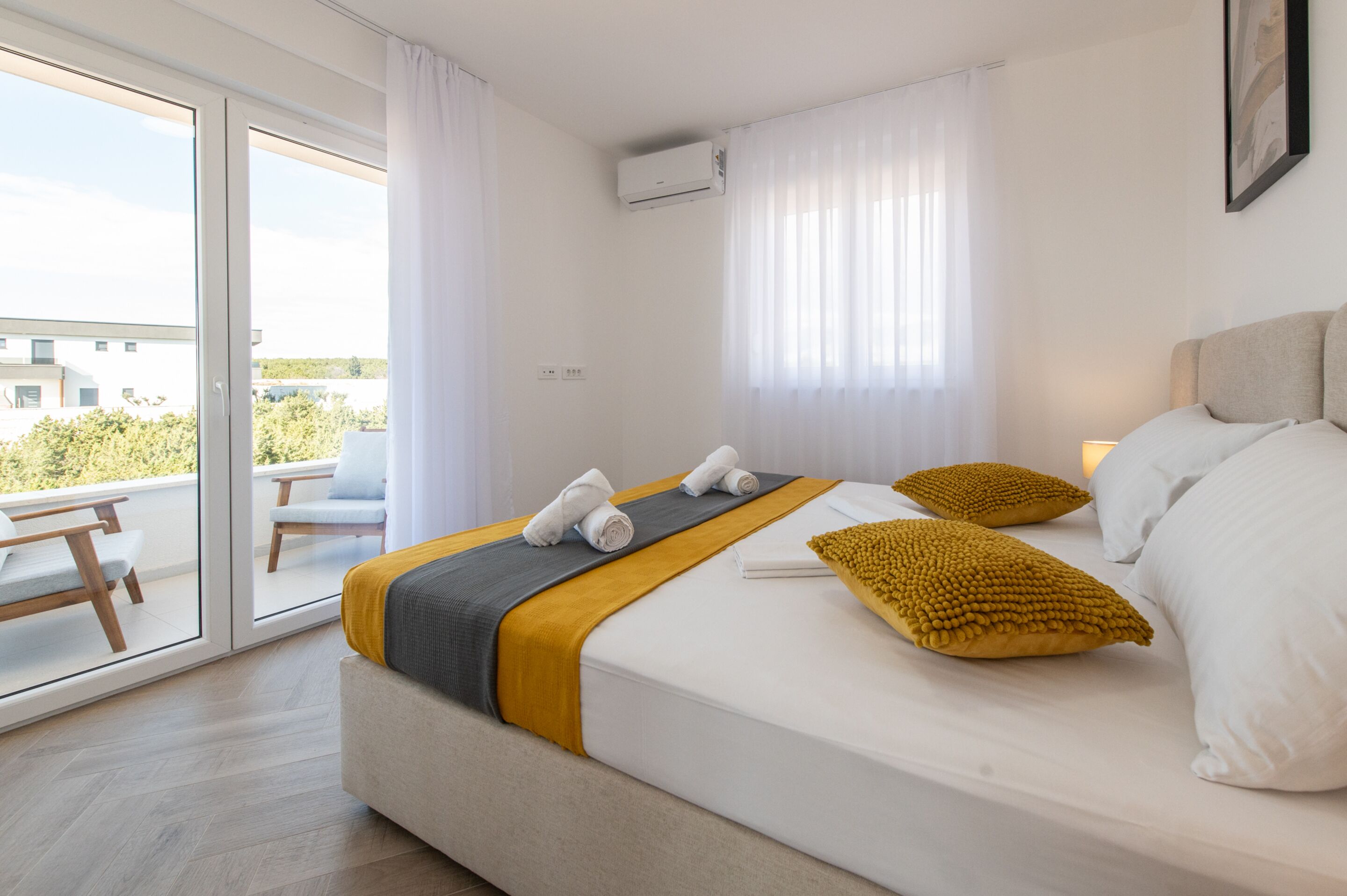 Cortinas opacas, tabla de planchar con plancha, wifi gratis