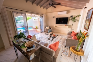 Luxury Villa, Garden View | Living room | Flat-screen TV - Villa III (St. George's)