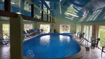 2 indoor pools